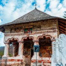 Biserica Cuvioasa Paraschiva Hai La Valcea