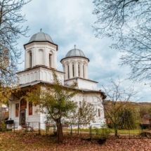 Lacasuri de Cult Hai La Valcea