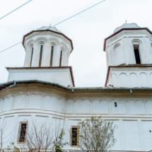 Lacasuri de Cult Hai La Valcea