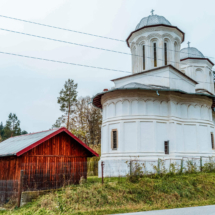 Lacasuri de Cult Hai La Valcea