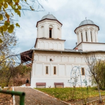 Lacasuri de Cult Hai La Valcea
