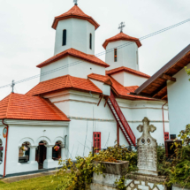 Lacasuri de Cult Hai La Valcea