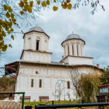 Lacasuri de Cult Hai La Valcea