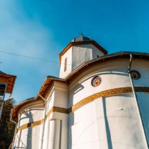 Lacasuri de Cult Hai La Valcea