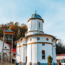 Lacasuri de Cult Hai La Valcea