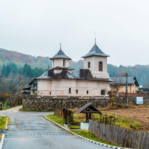 Lacasuri de Cult Hai La Valcea