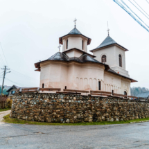 Lacasuri de Cult Hai La Valcea