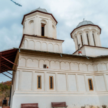 Lacasuri de Cult Hai La Valcea