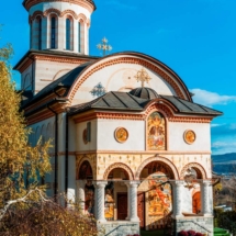 Schitul Troianu Hai La Valcea